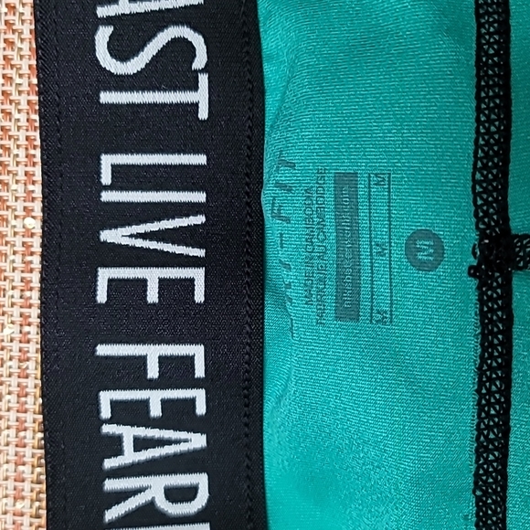 Womens Nike dri fit, Geometric Green, sz M - Picture 6 of 8